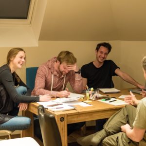 Denken. Planen. Gestalten. Umsetzen. Der Future Strategists Hub entsteht. 3 Denken. Planen. Gestalten. Umsetzen. Der Future Strategists Hub entsteht. 3