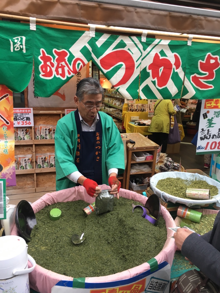 Sugamo: A friendly community for Japan’s elderly 10