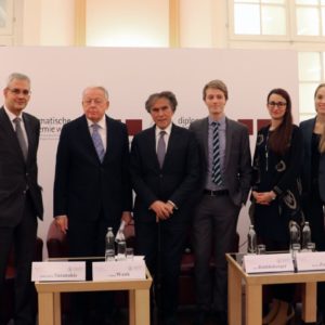 Podiumsdiskussion: Neutralität Österreichs und der Schweiz 1 Podiumsdiskussion: Neutralität Österreichs und der Schweiz 1