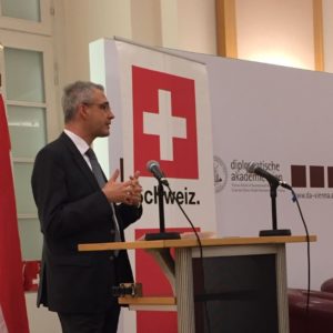 Podiumsdiskussion: Neutralität Österreichs und der Schweiz 2 Podiumsdiskussion: Neutralität Österreichs und der Schweiz 2